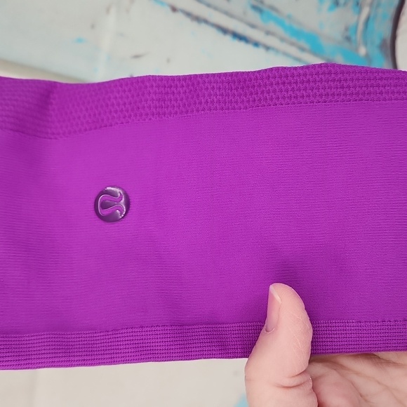 Lululemon Compression Leggings Crop Pink Purple Magenta Gummy Logo - Picture 6 of 7